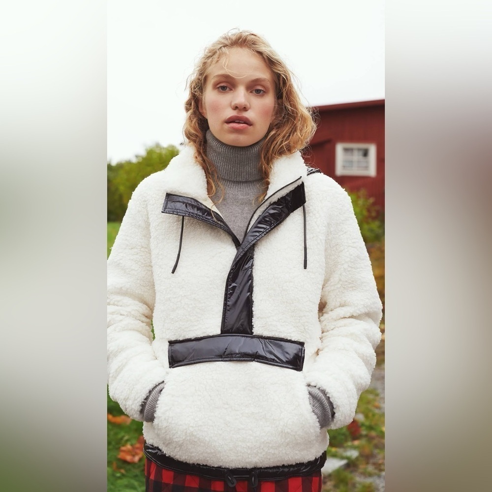 Moose Knuckles Avonhurst Sherpa Pullover Ivory Black